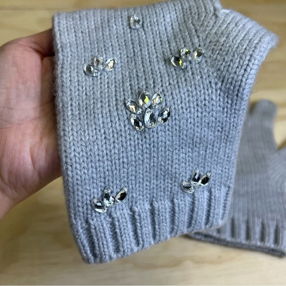 Banana Republic Women’s Gray Embellished Gloves